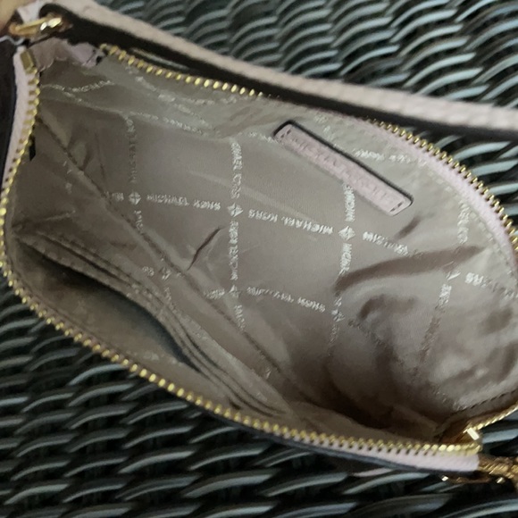 Michael Kors Jet Set Travel Large Top Zip Signature Wristlet Clutch - Picture 7 of 16